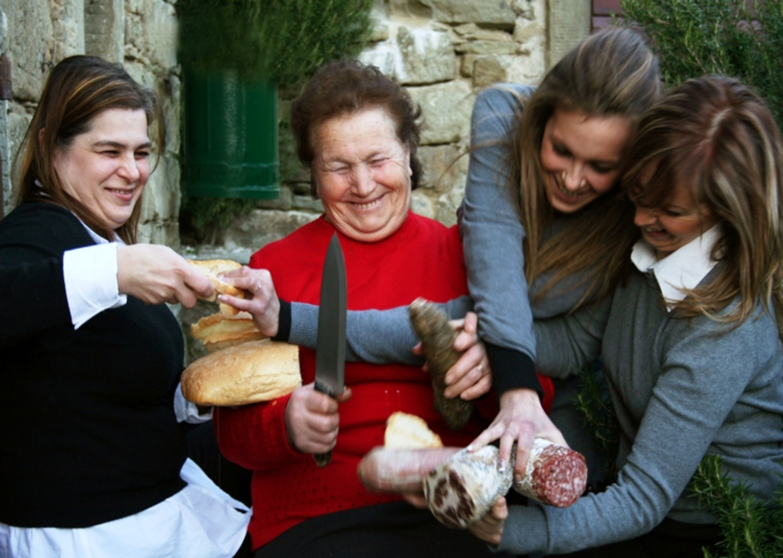 Dina Fragai and her daughters